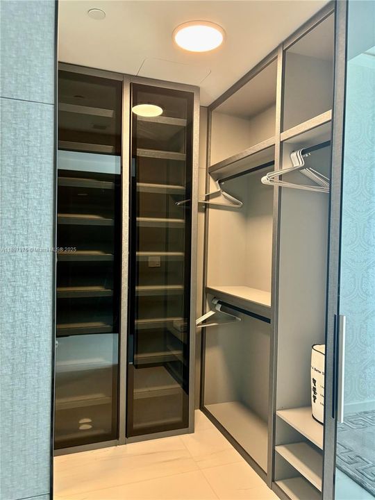 For Rent: $20,000 (2 beds, 2 baths, 1600 Square Feet)