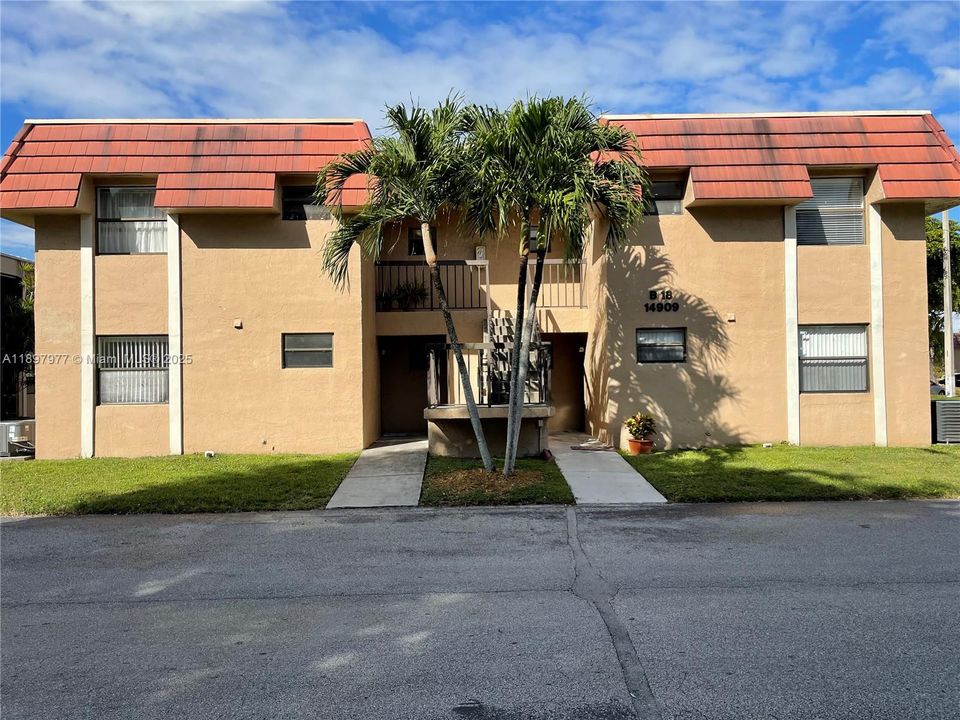 Recently Rented: $2,000 (2 beds, 2 baths, 750 Square Feet)