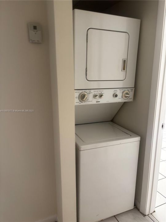 Recently Rented: $2,000 (2 beds, 2 baths, 750 Square Feet)