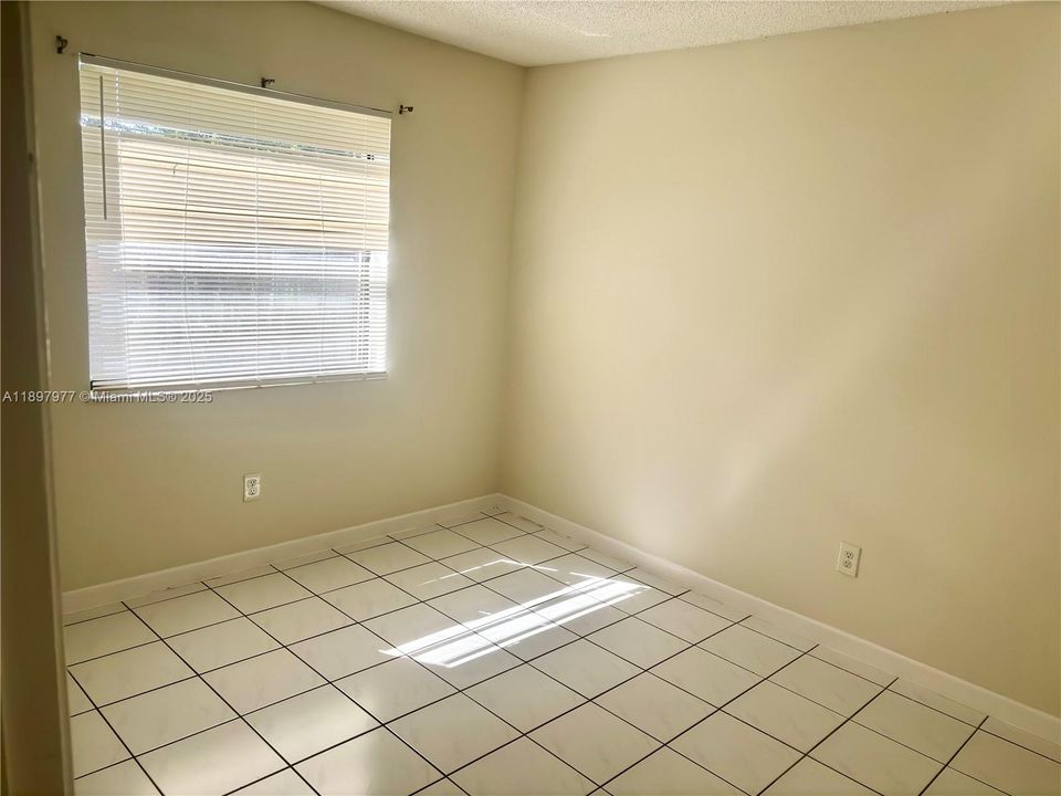 Recently Rented: $2,000 (2 beds, 2 baths, 750 Square Feet)