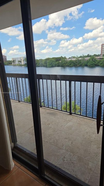 В аренду: $3,200 (3 спален, 2 ванн, 1080 Квадратных фут)