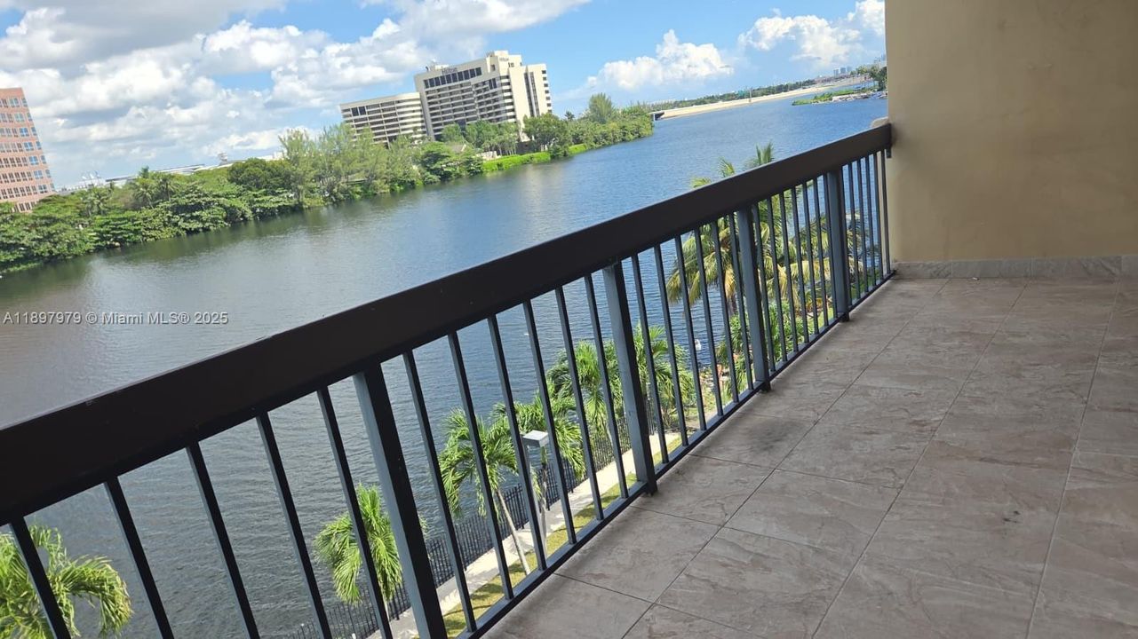 В аренду: $3,200 (3 спален, 2 ванн, 1080 Квадратных фут)