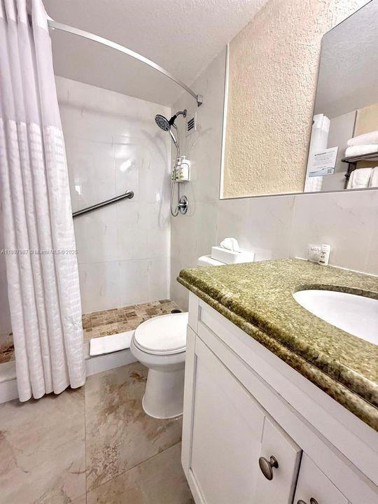 En Venta: $105,000 (0 camas, 1 baños, 420 Pies cuadrados)