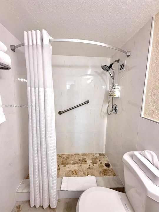 En Venta: $105,000 (0 camas, 1 baños, 420 Pies cuadrados)