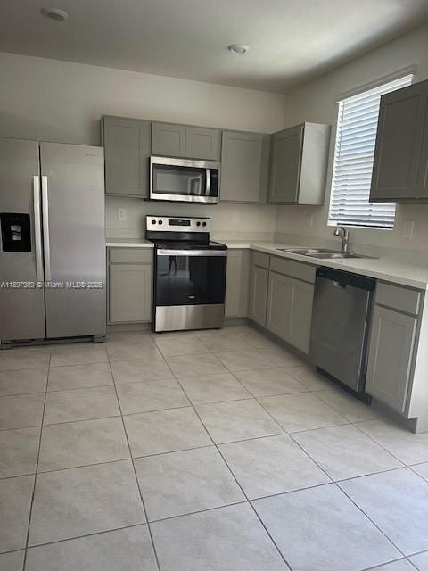 For Rent: $3,350 (3 beds, 3 baths, 1380 Square Feet)