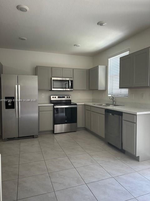 For Rent: $3,350 (3 beds, 3 baths, 1380 Square Feet)