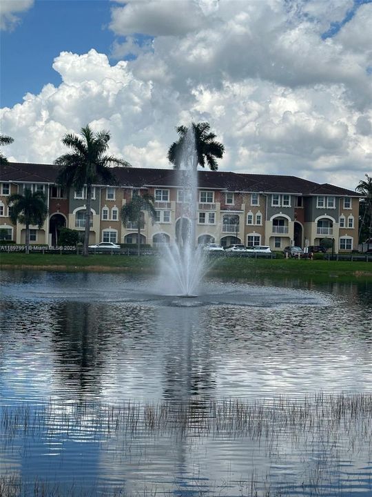 待售: $410,000 (3 贝兹, 2 浴室, 1284 平方英尺)