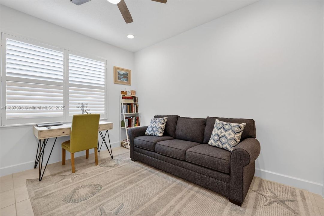 For Sale: $495,000 (3 beds, 2 baths, 1841 Square Feet)