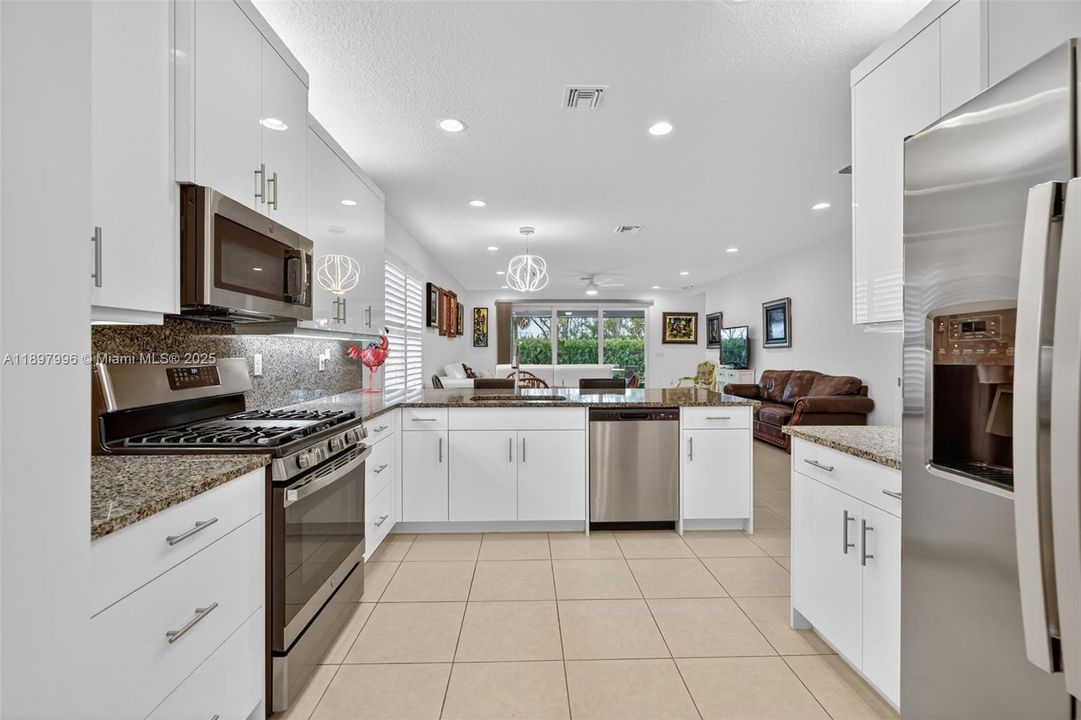 For Sale: $495,000 (3 beds, 2 baths, 1841 Square Feet)