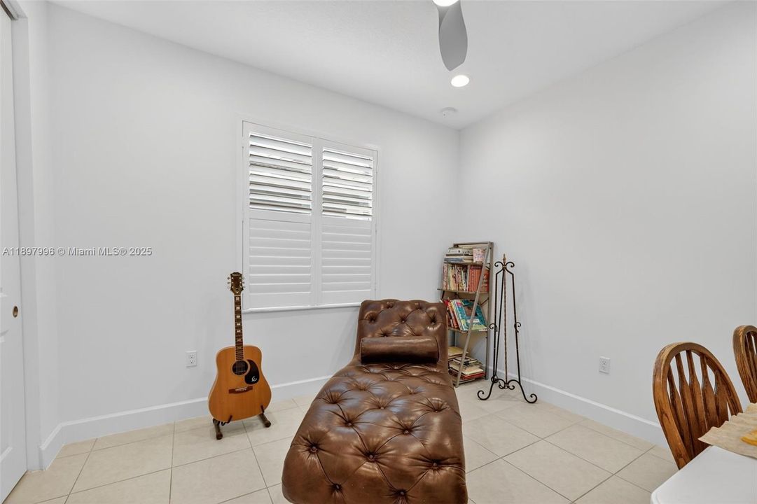 For Sale: $495,000 (3 beds, 2 baths, 1841 Square Feet)