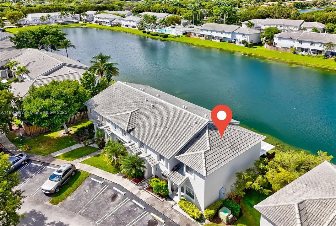 Active With Contract: $373,000 (2 beds, 1 baths, 950 Square Feet)