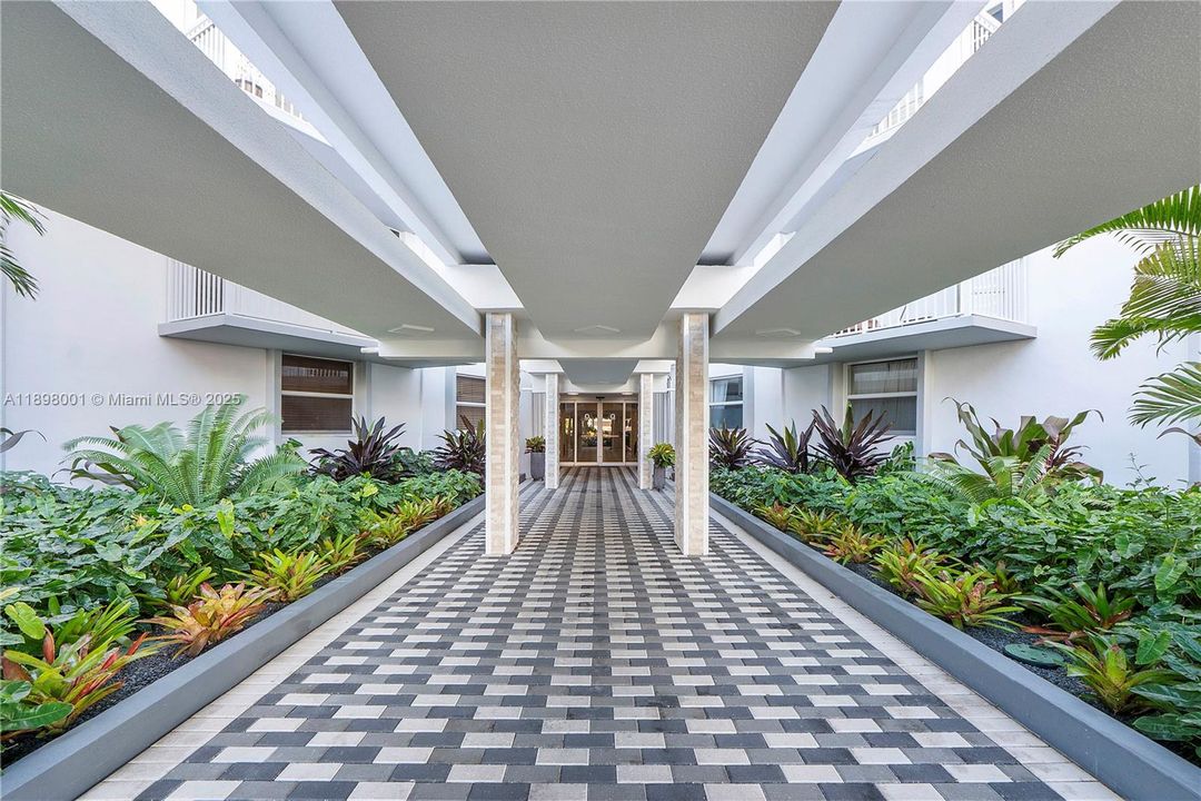 Recently Sold: $215,000 (1 beds, 1 baths, 700 Square Feet)