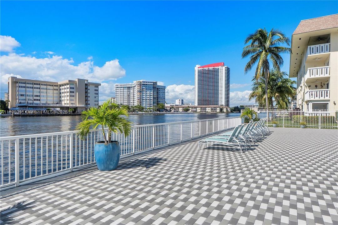 Recently Sold: $215,000 (1 beds, 1 baths, 700 Square Feet)