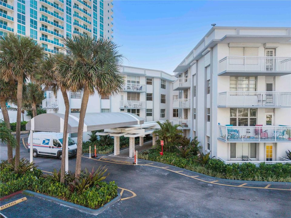 Recently Sold: $215,000 (1 beds, 1 baths, 700 Square Feet)