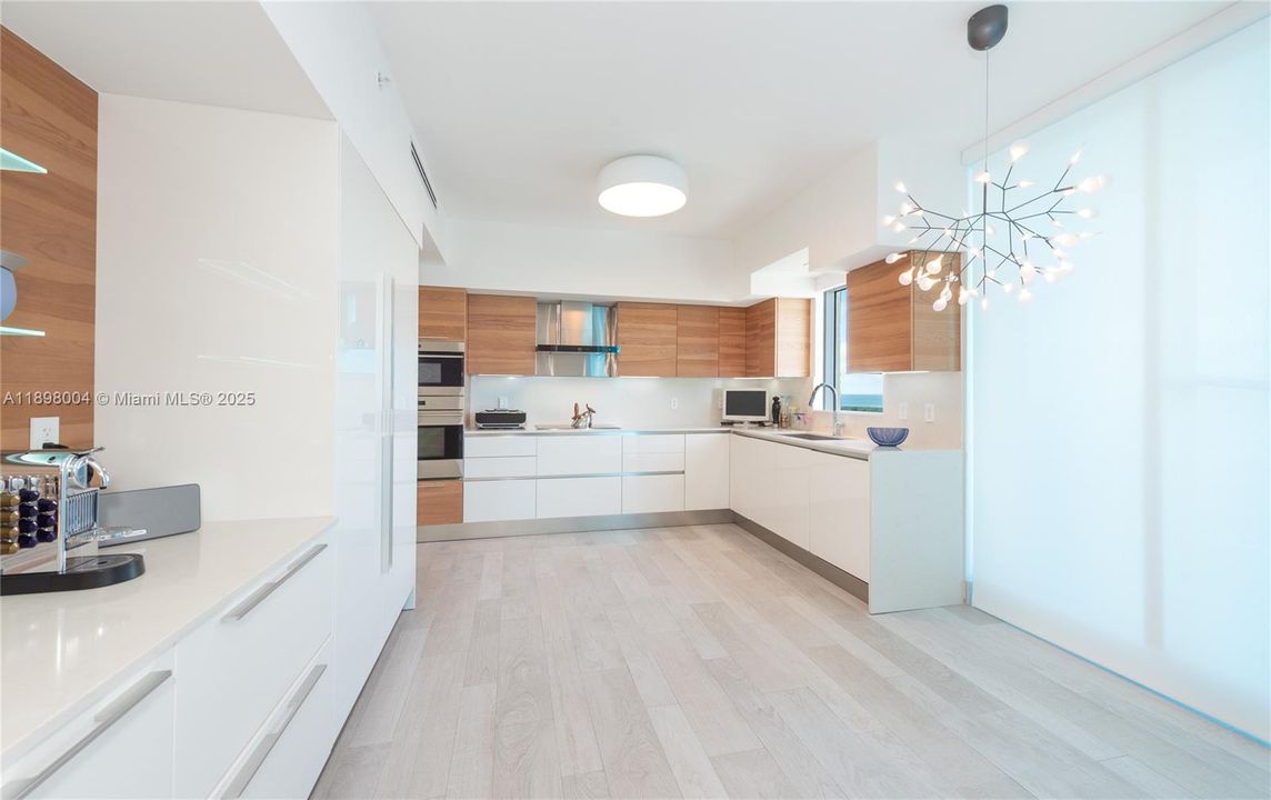 Recently Sold: $5,100,000 (3 beds, 5 baths, 2790 Square Feet)