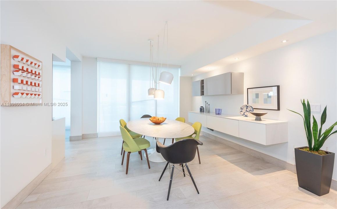 Recently Sold: $5,100,000 (3 beds, 5 baths, 2790 Square Feet)