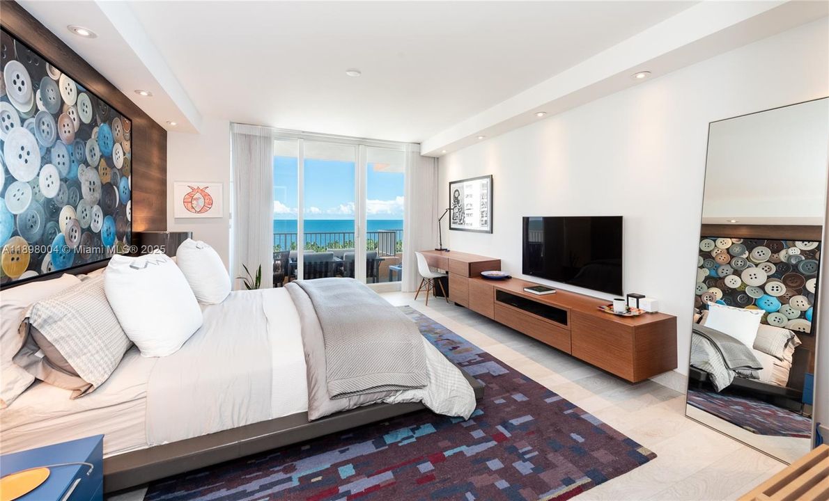 Recently Sold: $5,100,000 (3 beds, 5 baths, 2790 Square Feet)