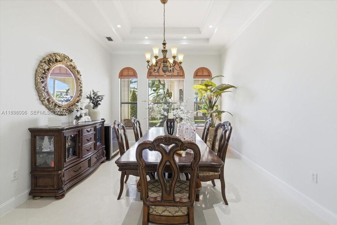 For Sale: $3,850,000 (5 beds, 4 baths, 4389 Square Feet)