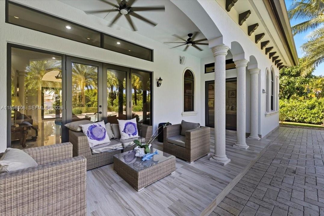 For Sale: $3,850,000 (5 beds, 4 baths, 4389 Square Feet)