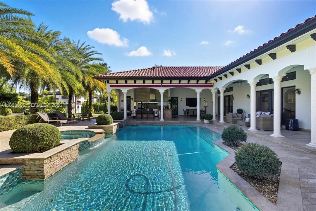 For Sale: $3,850,000 (5 beds, 4 baths, 4389 Square Feet)