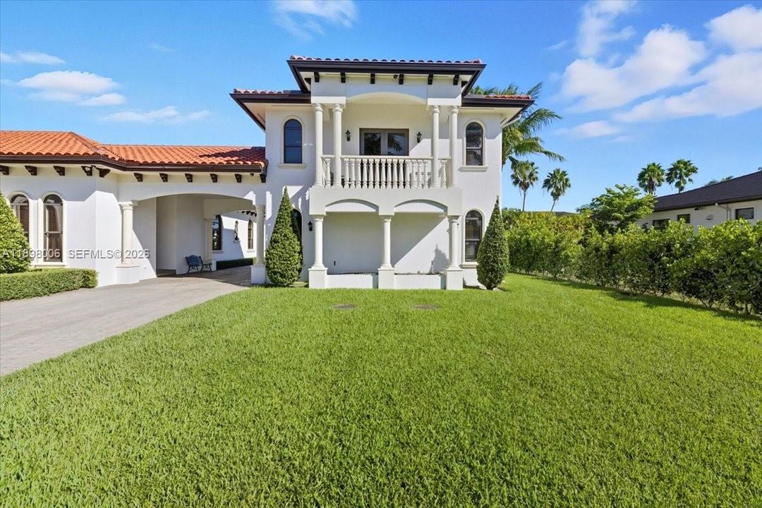 For Sale: $3,850,000 (5 beds, 4 baths, 4389 Square Feet)