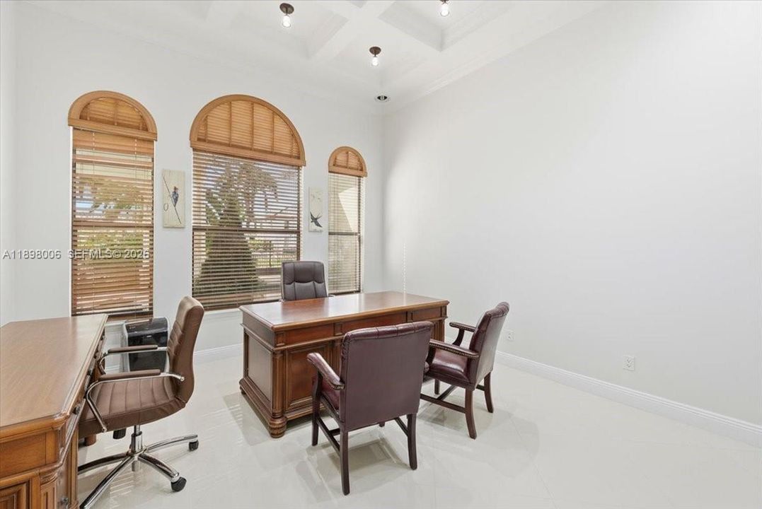 For Sale: $3,850,000 (5 beds, 4 baths, 4389 Square Feet)