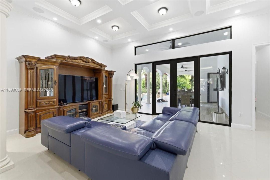 For Sale: $3,850,000 (5 beds, 4 baths, 4389 Square Feet)