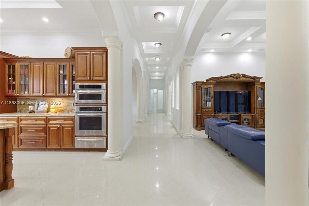 For Sale: $3,850,000 (5 beds, 4 baths, 4389 Square Feet)