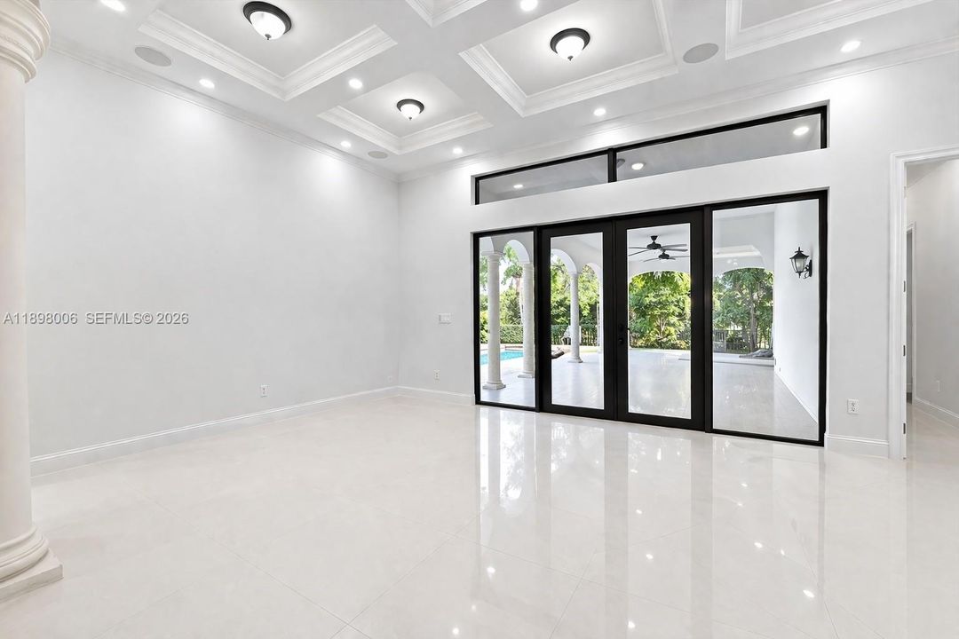 For Sale: $3,850,000 (5 beds, 4 baths, 4389 Square Feet)