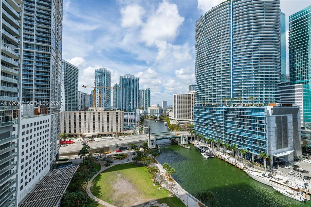 For Sale: $959,999 (2 beds, 2 baths, 1269 Square Feet)