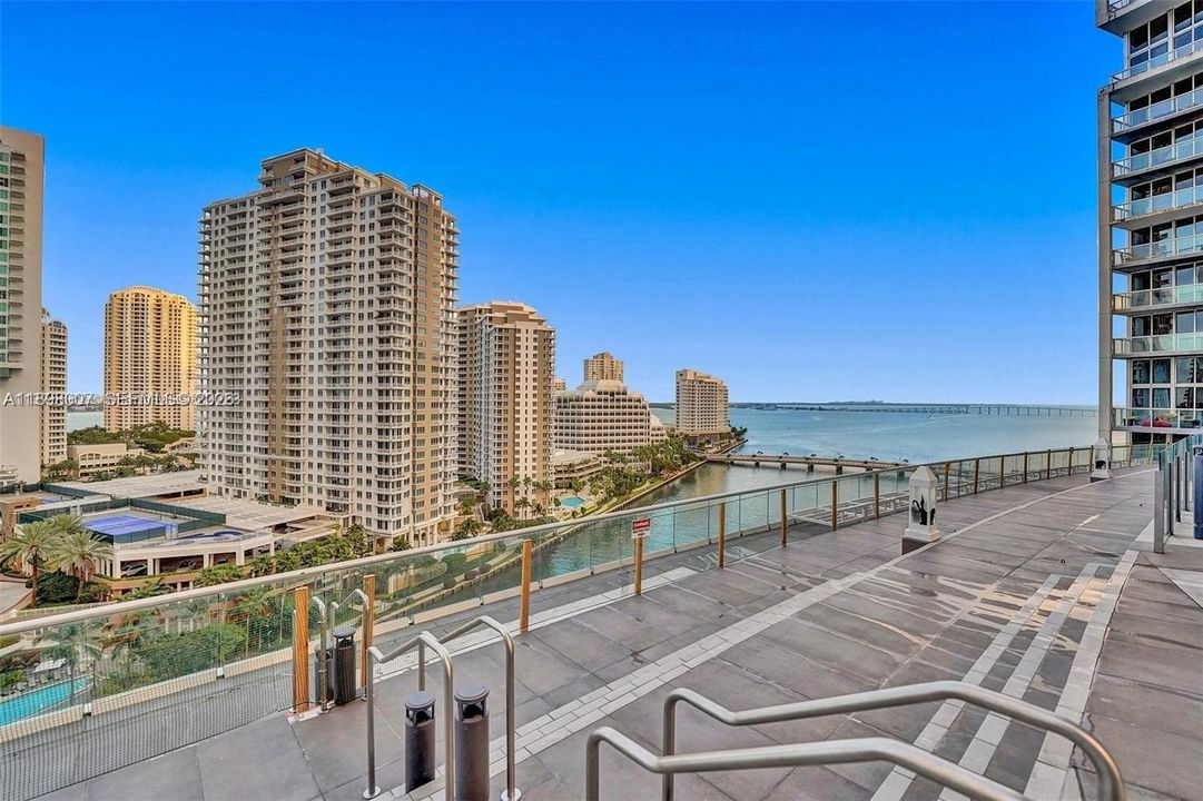 For Sale: $959,999 (2 beds, 2 baths, 1269 Square Feet)