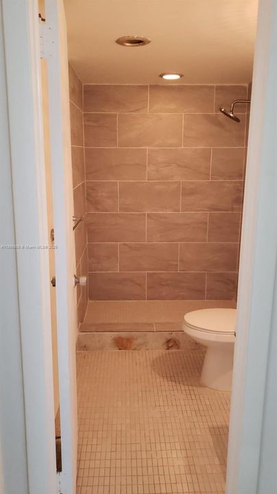 For Sale: $189,000 (2 beds, 2 baths, 1133 Square Feet)