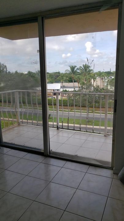 For Sale: $189,000 (2 beds, 2 baths, 1133 Square Feet)