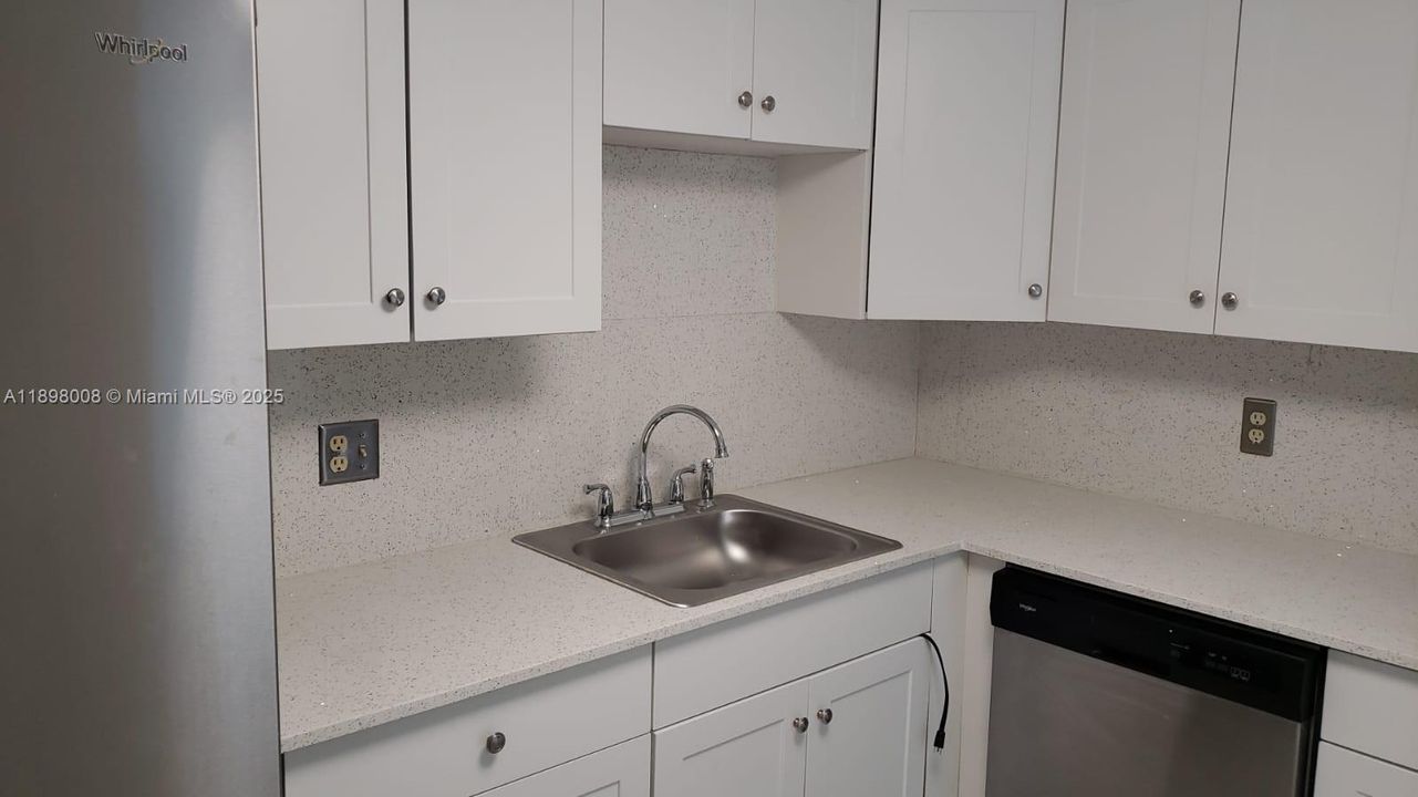 For Sale: $189,000 (2 beds, 2 baths, 1133 Square Feet)