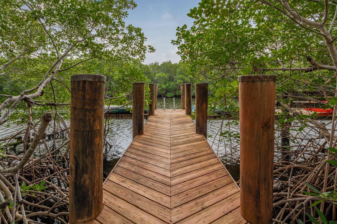 Private dock, bay access