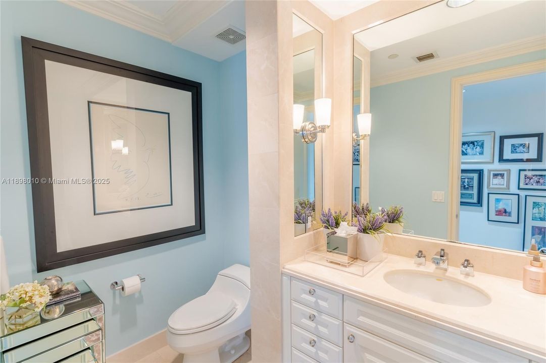 Recientemente alquilado: $14,000 (3 camas, 3 baños, 3500 Pies cuadrados)