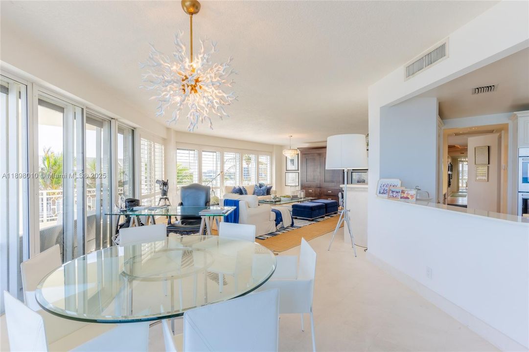 Recientemente alquilado: $14,000 (3 camas, 3 baños, 3500 Pies cuadrados)