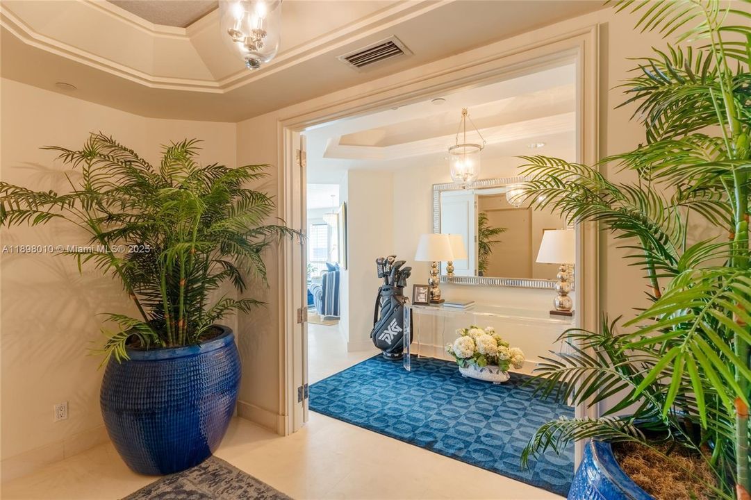 Recientemente alquilado: $14,000 (3 camas, 3 baños, 3500 Pies cuadrados)