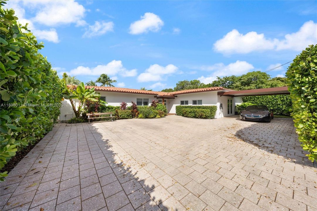 待售: $3,000,000 (4 贝兹, 3 浴室, 2460 平方英尺)