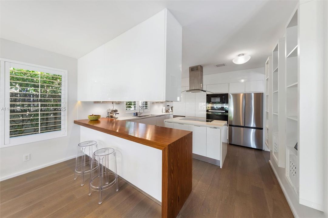 待售: $3,000,000 (4 贝兹, 3 浴室, 2460 平方英尺)