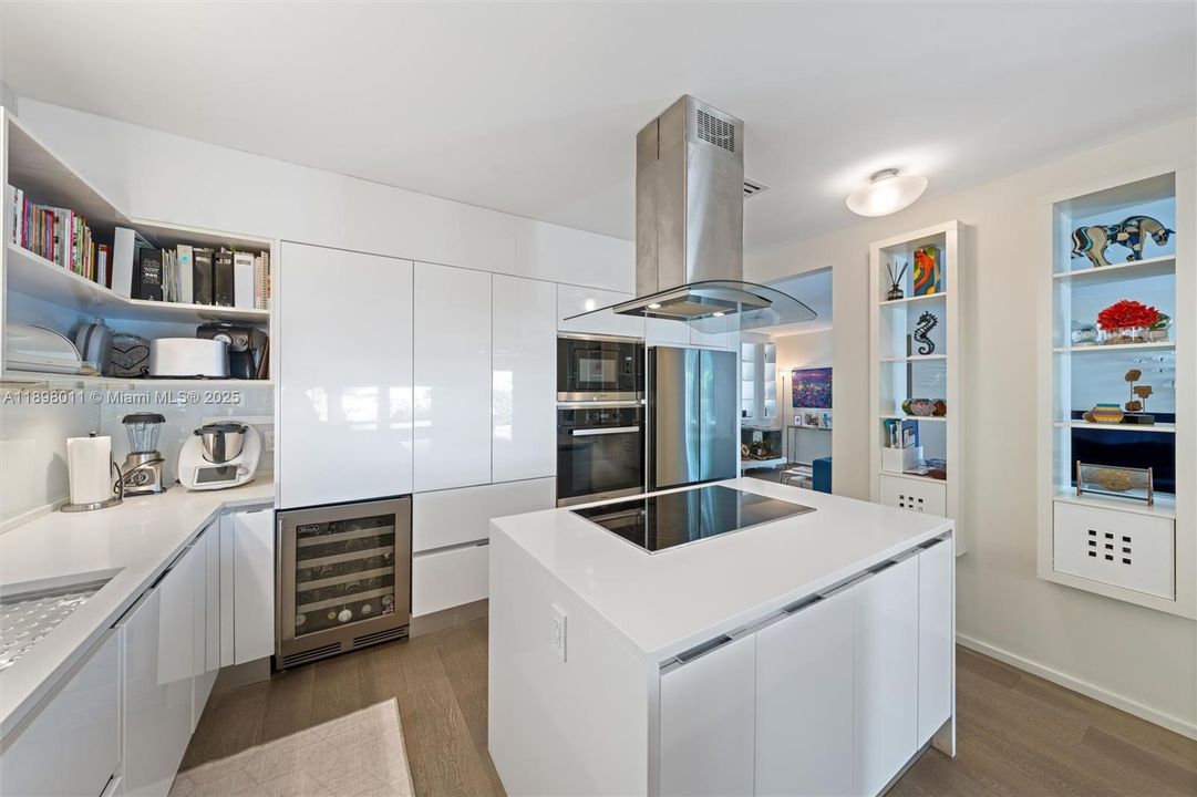 待售: $3,000,000 (4 贝兹, 3 浴室, 2460 平方英尺)