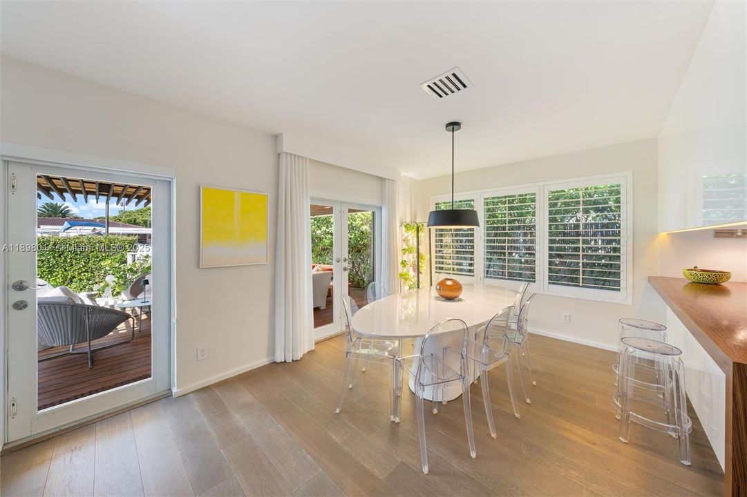 待售: $3,000,000 (4 贝兹, 3 浴室, 2460 平方英尺)