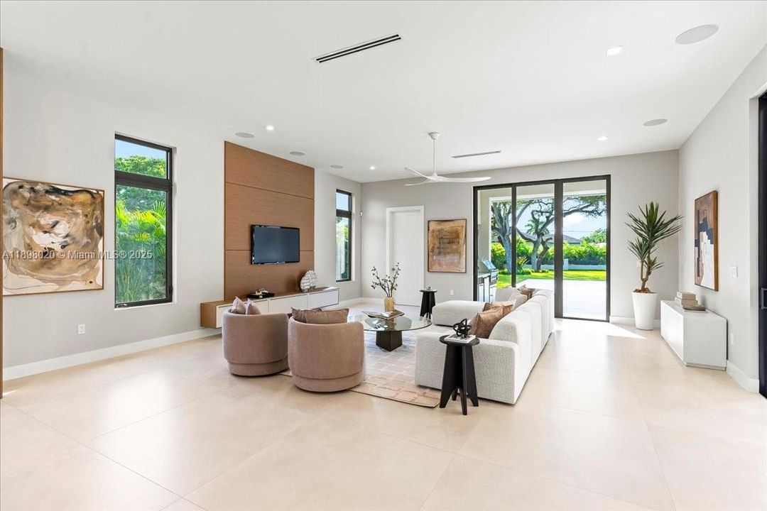 Active With Contract: $4,595,000 (5 beds, 5 baths, 5006 Square Feet)