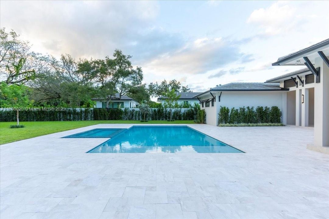 Active With Contract: $4,595,000 (5 beds, 5 baths, 5006 Square Feet)