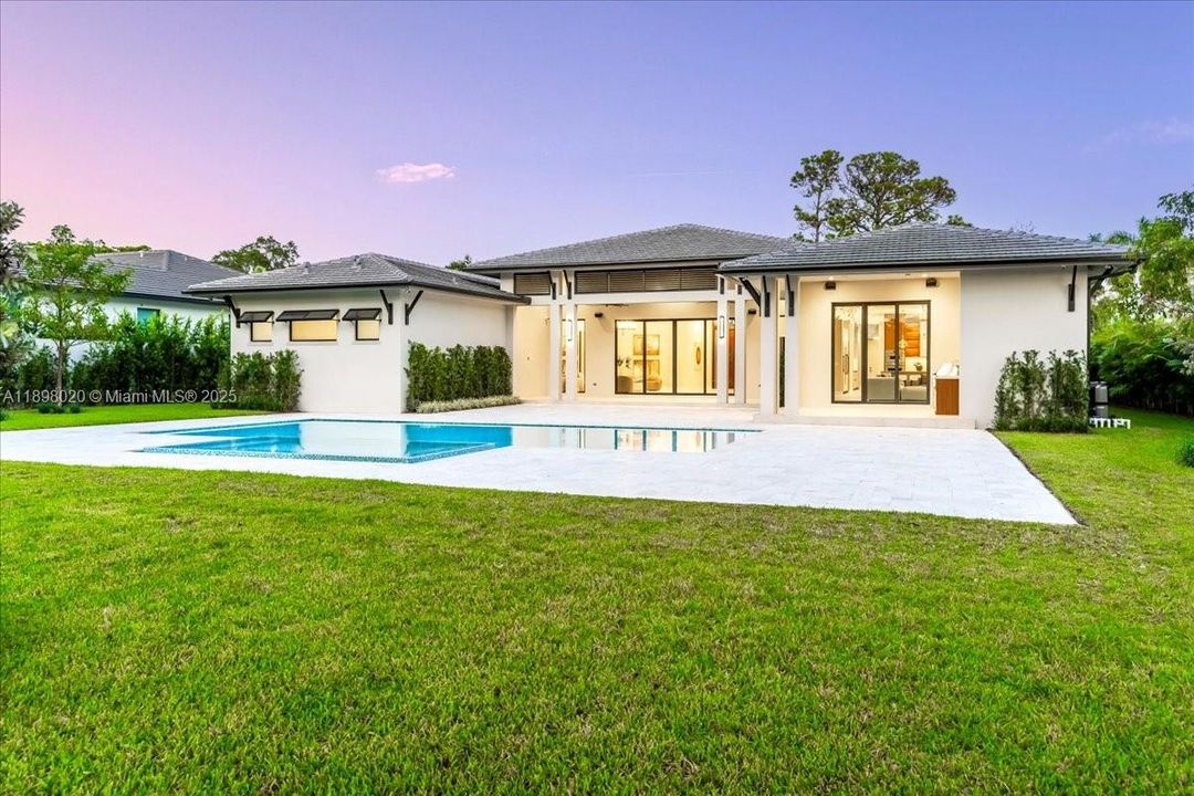 Active With Contract: $4,595,000 (5 beds, 5 baths, 5006 Square Feet)