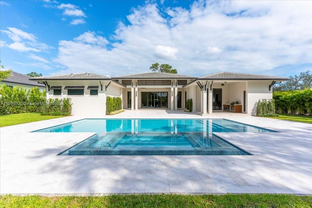 Active With Contract: $4,595,000 (5 beds, 5 baths, 5006 Square Feet)