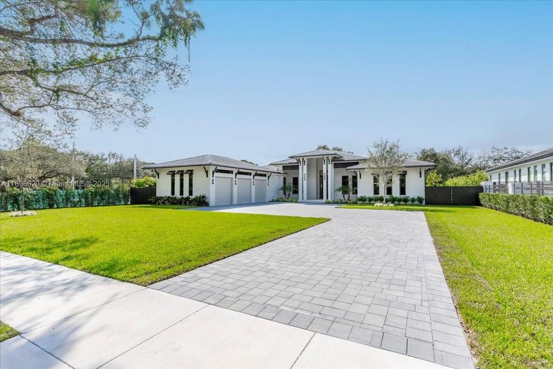 Active With Contract: $4,595,000 (5 beds, 5 baths, 5006 Square Feet)