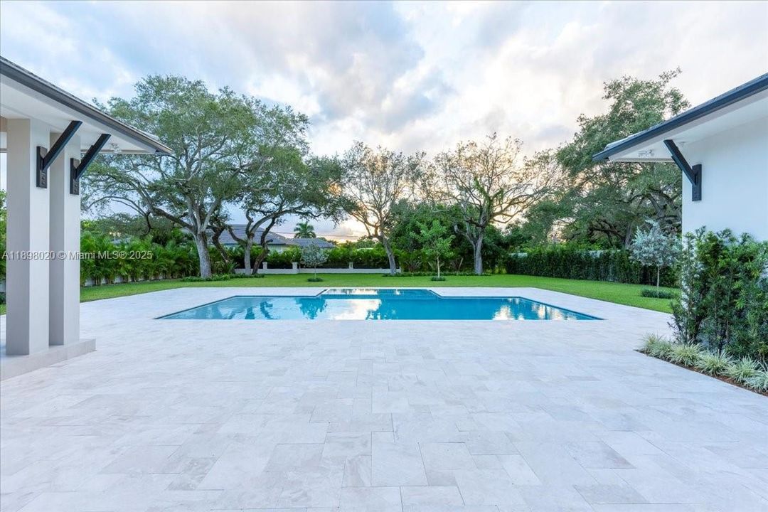 Active With Contract: $4,595,000 (5 beds, 5 baths, 5006 Square Feet)