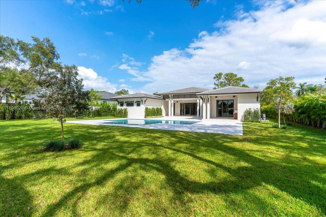 Active With Contract: $4,595,000 (5 beds, 5 baths, 5006 Square Feet)