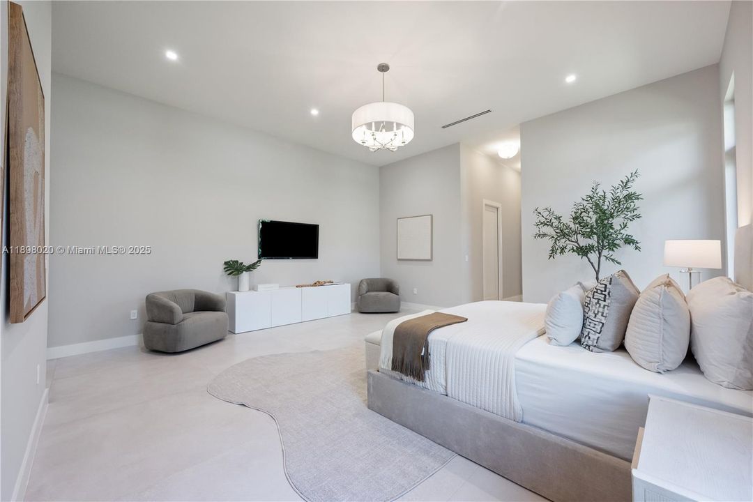 Active With Contract: $4,595,000 (5 beds, 5 baths, 5006 Square Feet)